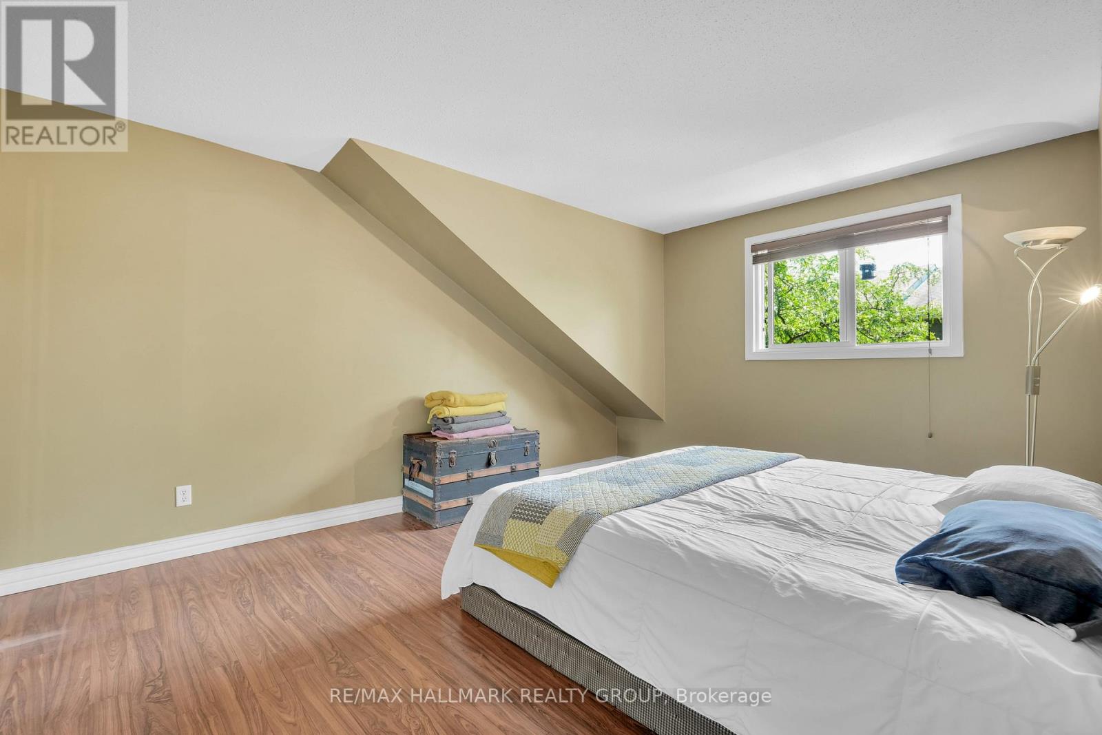 2 Bed, 2 Bath House for Sale in Ottawa – 3 – 268 PRESLAND ROAD, Ottawa – MLS# X13574996 - Image 23