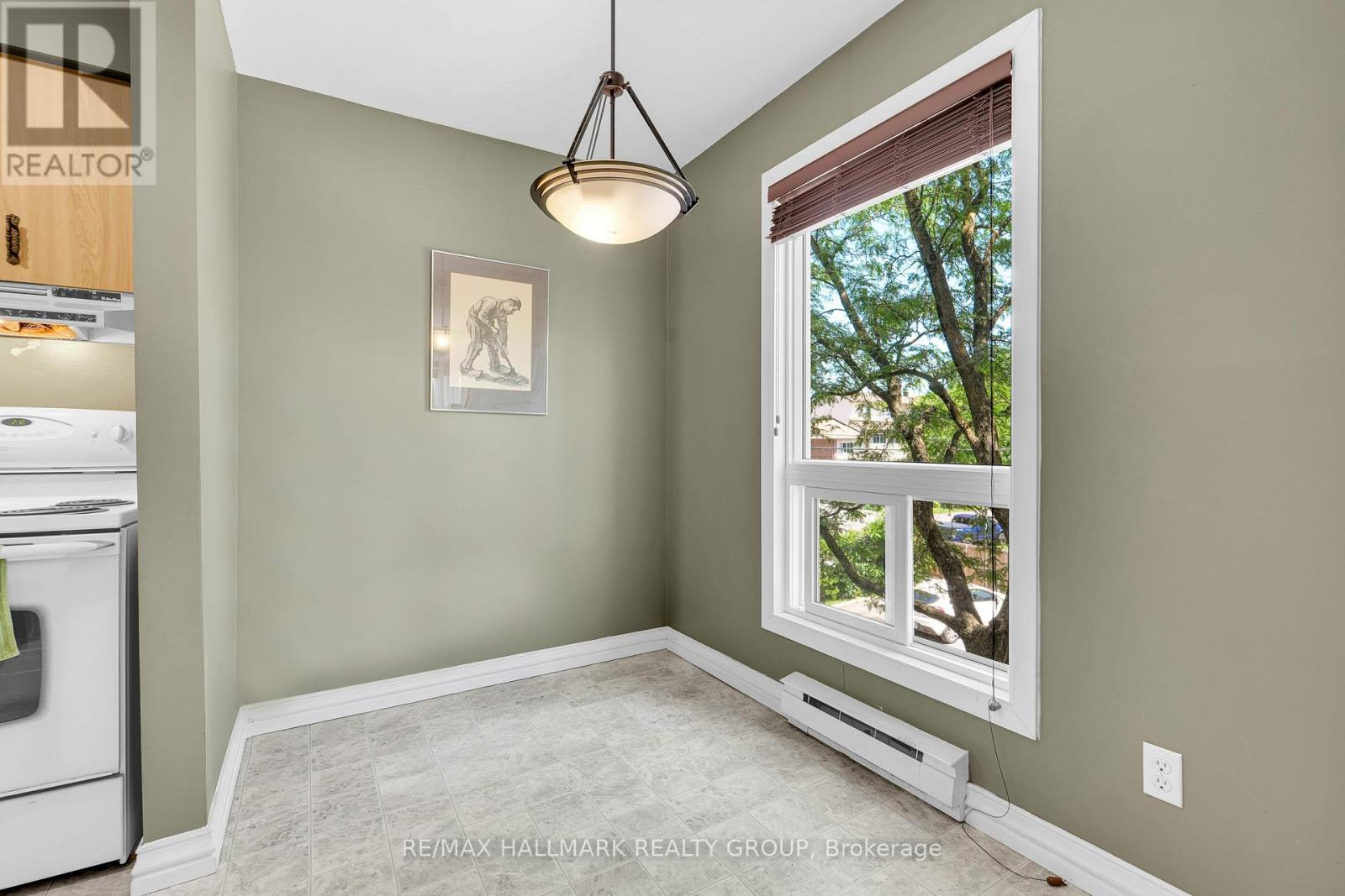 2 Bed, 2 Bath House for Sale in Ottawa – 3 – 268 PRESLAND ROAD, Ottawa – MLS# X13574996 - Image 21
