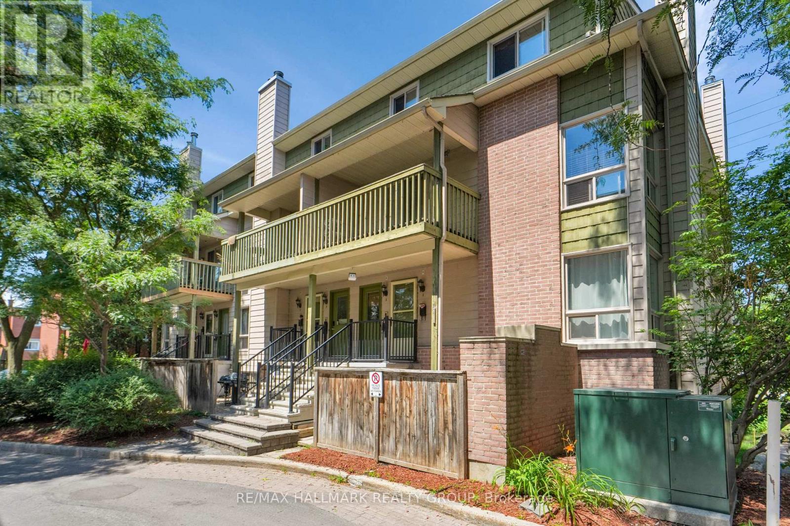 2 Bed, 2 Bath House for Sale in Ottawa – 3 – 268 PRESLAND ROAD, Ottawa – MLS# X13574996 - Image 1