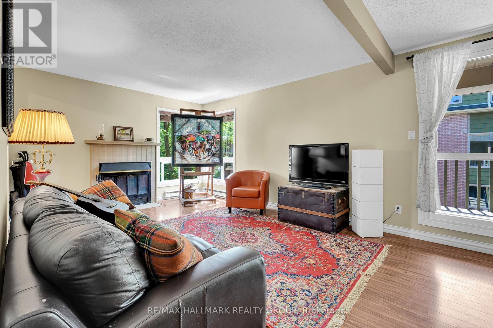 2 Bed, 2 Bath House for Sale in Ottawa – 3 – 268 PRESLAND ROAD, Ottawa – MLS# X13574996 - Image 9