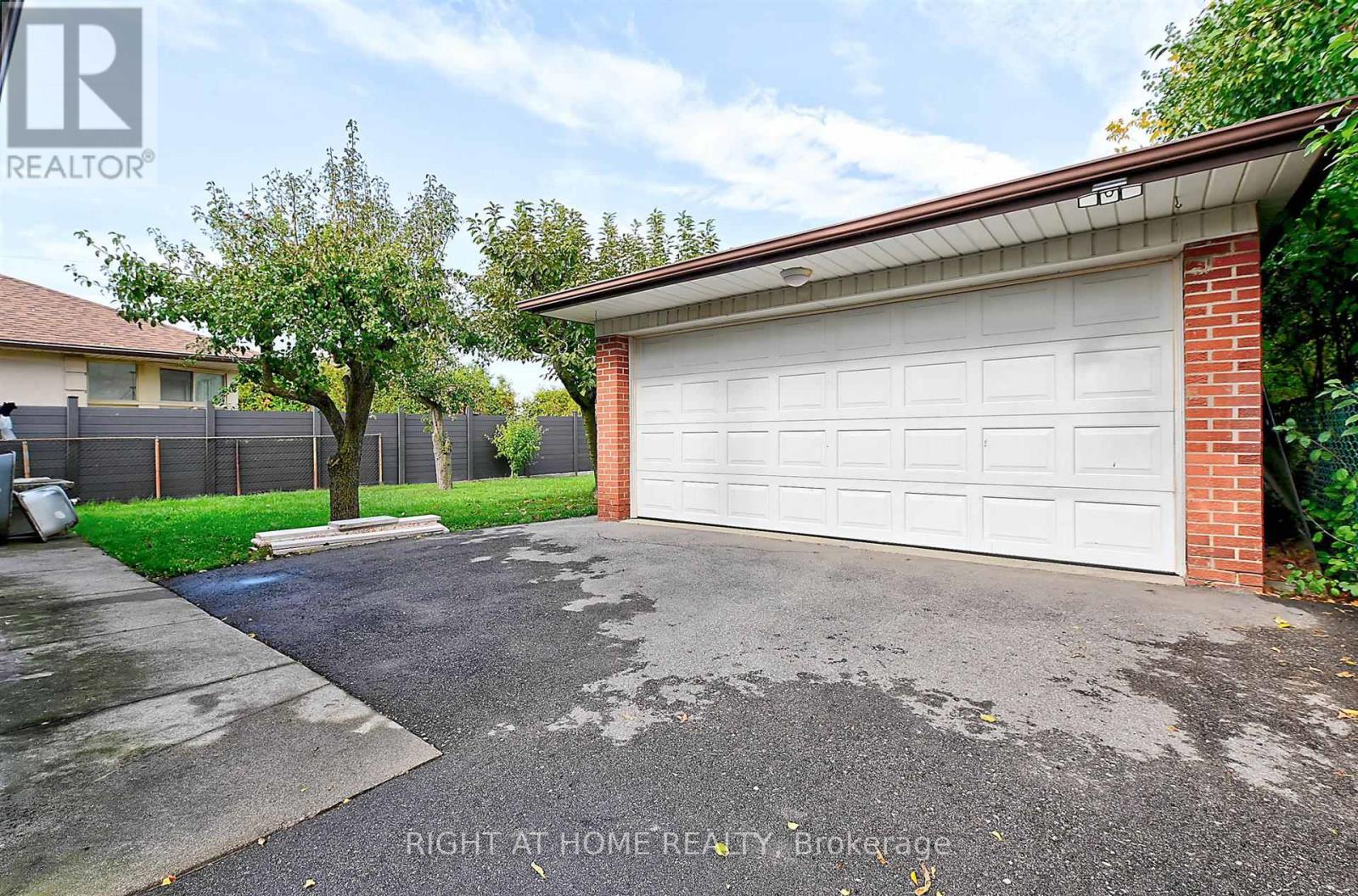 34 WILLIAM CRAGG DRIVE - 10