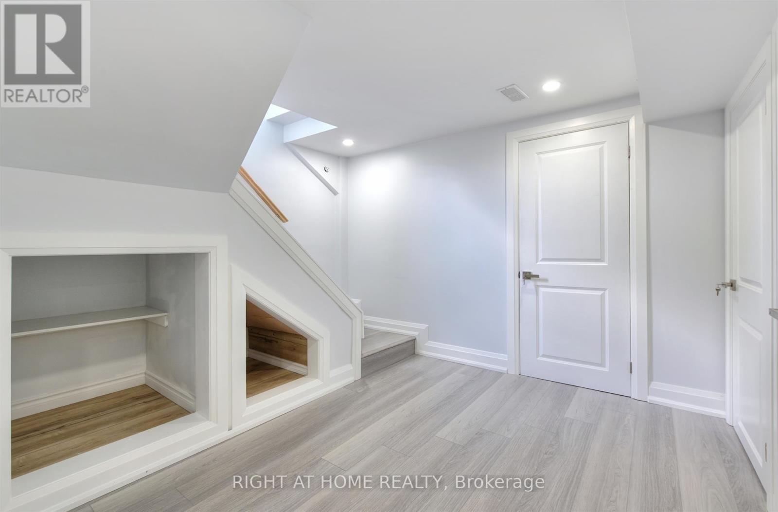 34 WILLIAM CRAGG DRIVE - 12