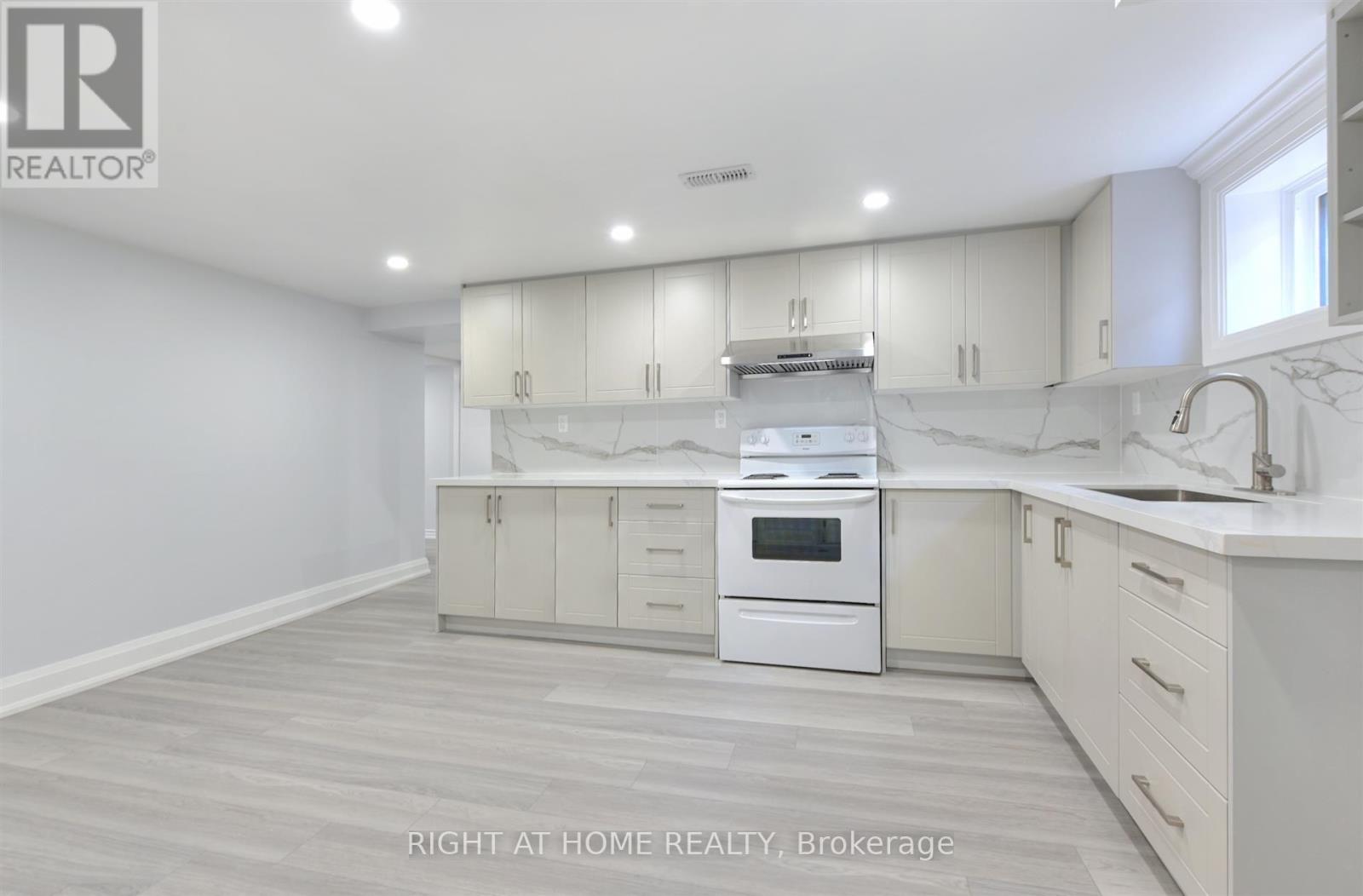 34 WILLIAM CRAGG DRIVE - 15