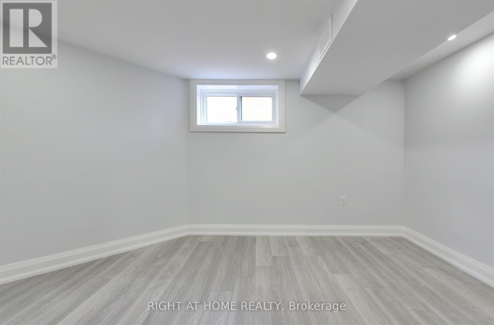 34 WILLIAM CRAGG DRIVE - 17