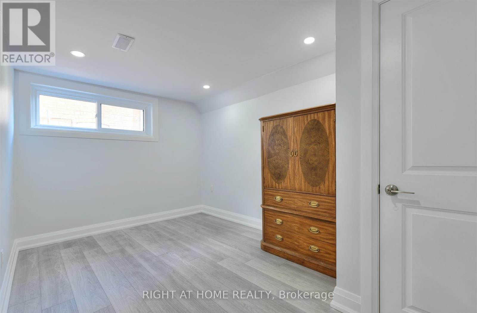 34 WILLIAM CRAGG DRIVE - 18