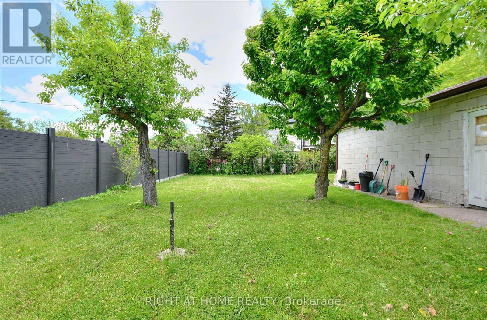 34 WILLIAM CRAGG DRIVE - 21
