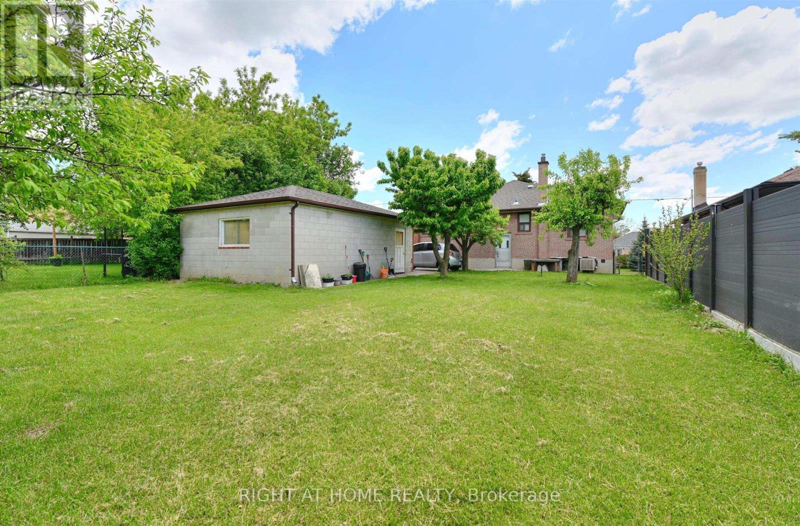 34 WILLIAM CRAGG DRIVE - 22