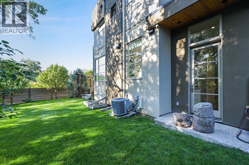 3926 9 Street SW - 10