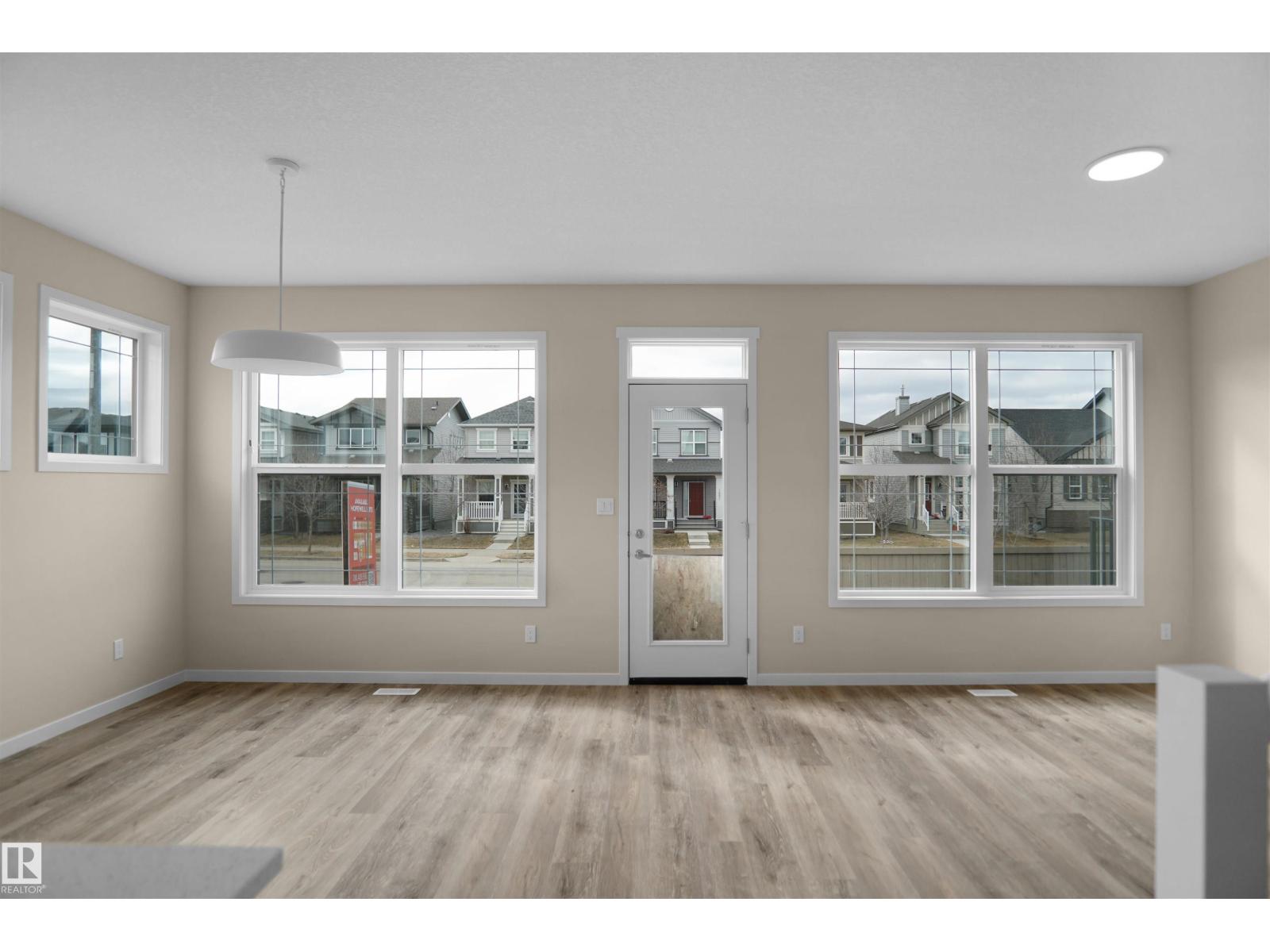 22915 95 AV NW - 7