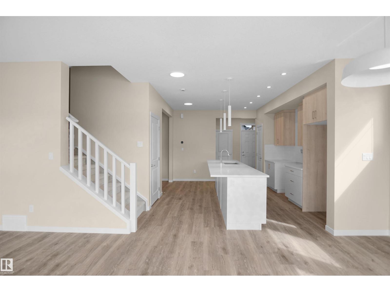 22915 95 AV NW - 4