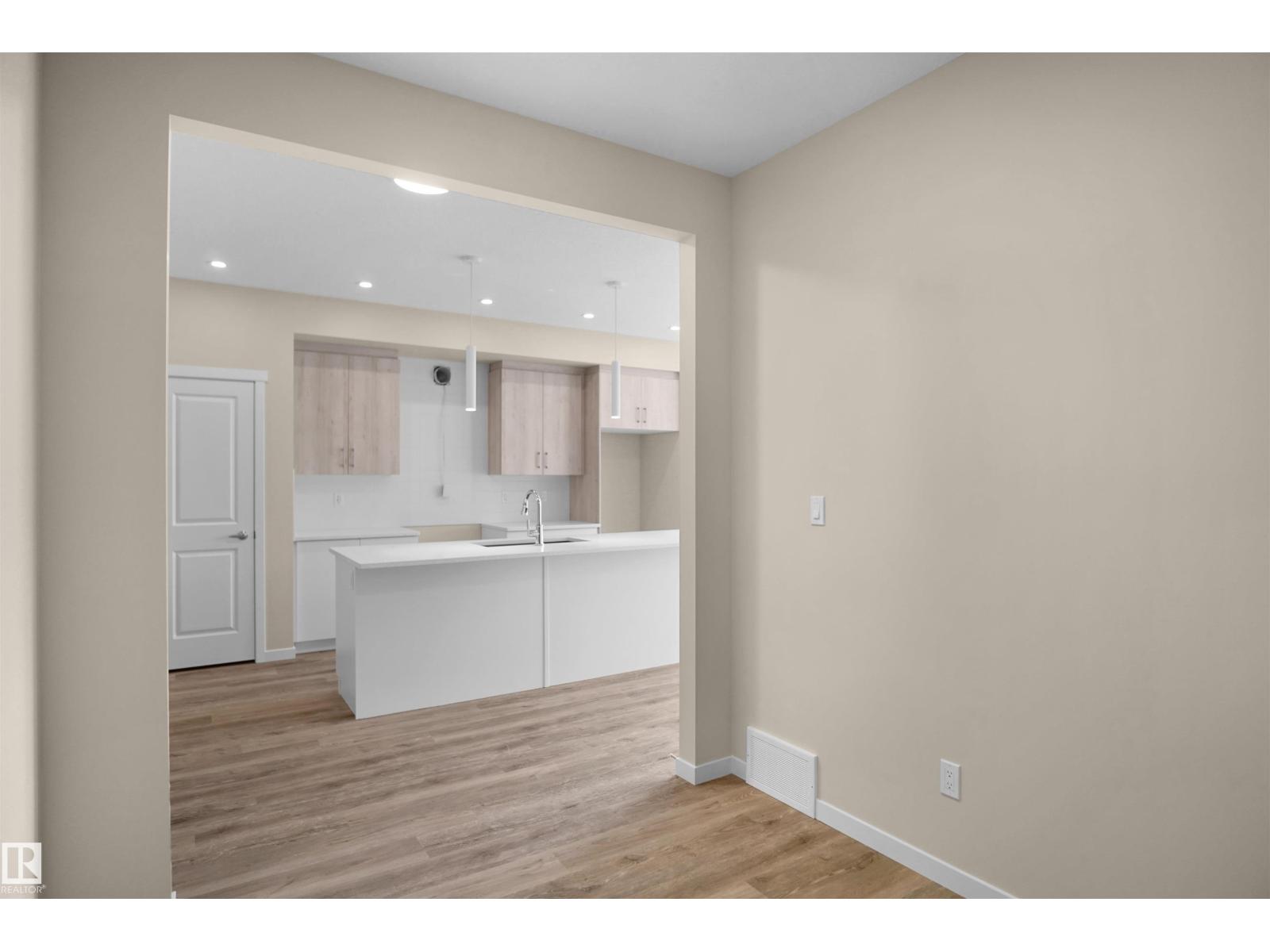 22915 95 AV NW - 20