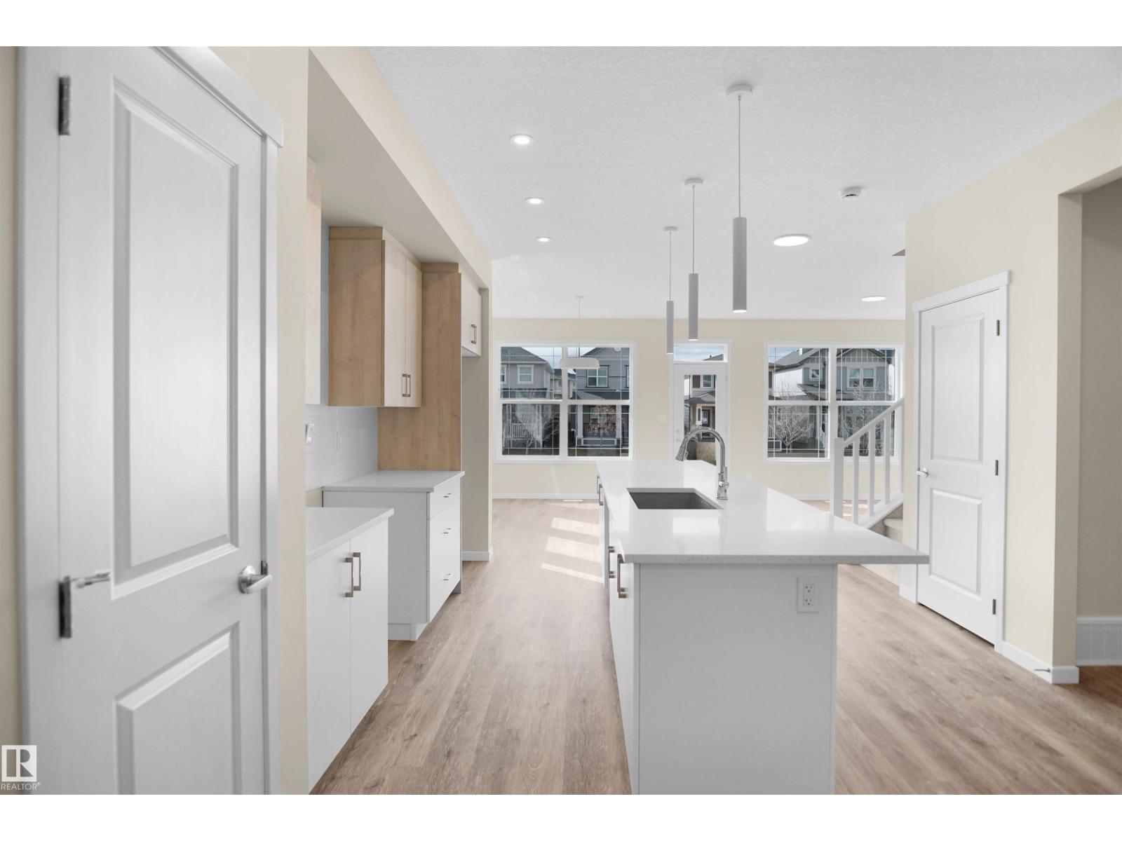 22915 95 AV NW - 13