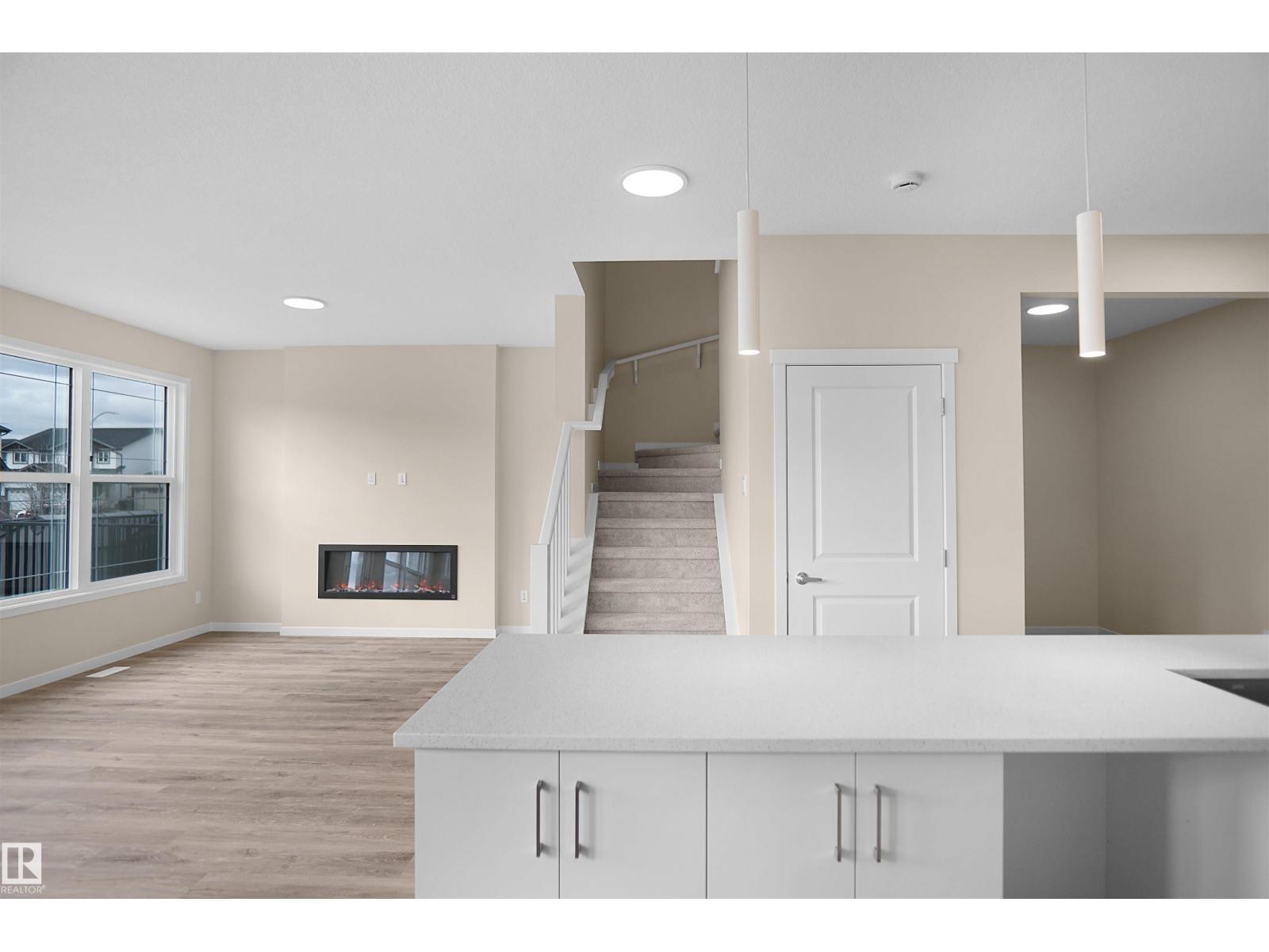 22915 95 AV NW - 18