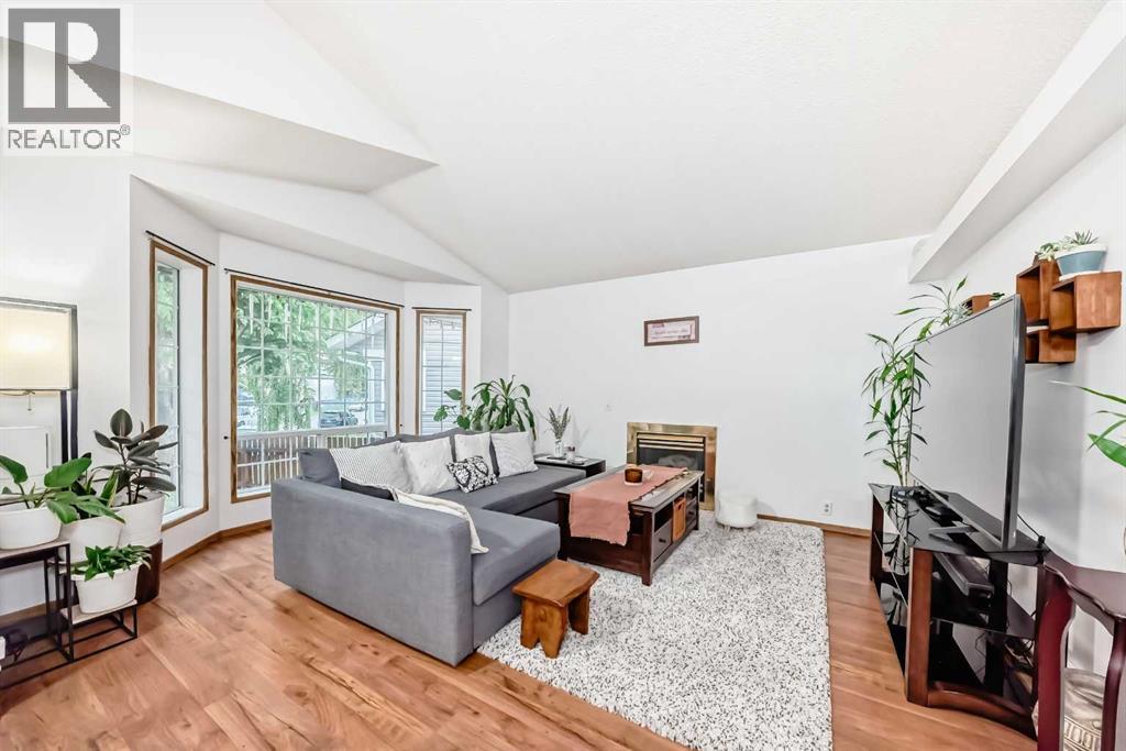 16 Martinridge Way NE - 3