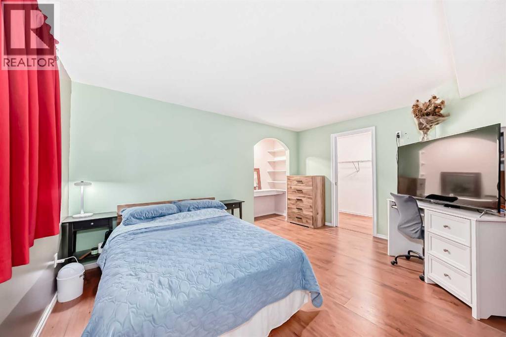 16 Martinridge Way NE - 30