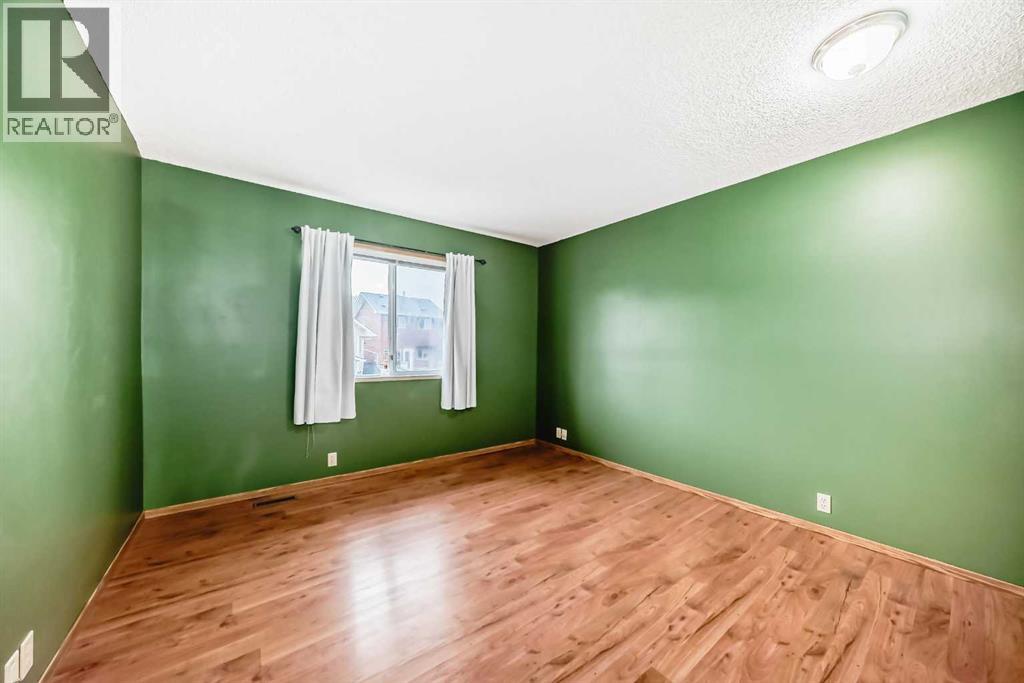 16 Martinridge Way NE - 20