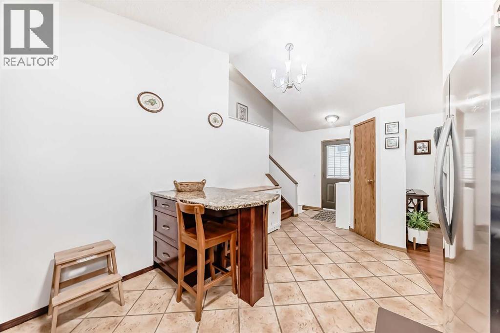 16 Martinridge Way NE - 13
