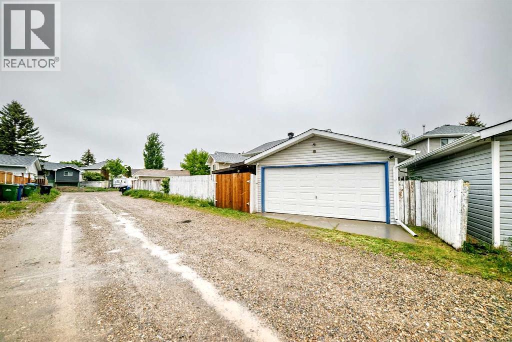 16 Martinridge Way NE - 38
