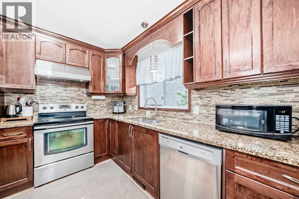 16 Martinridge Way NE - 15