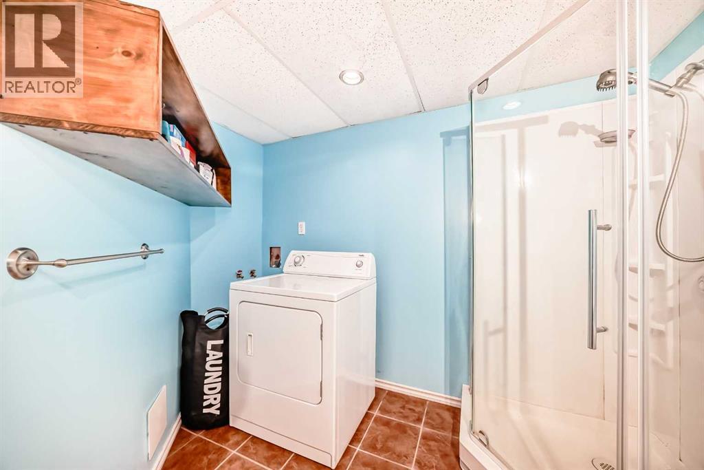 16 Martinridge Way NE - 34