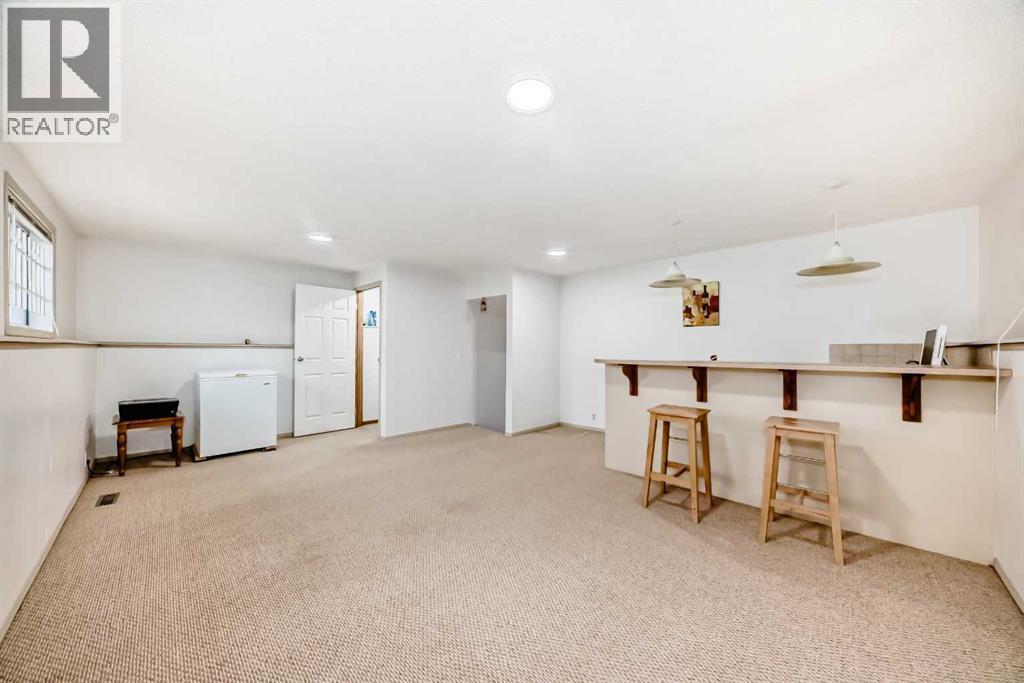 16 Martinridge Way NE - 27