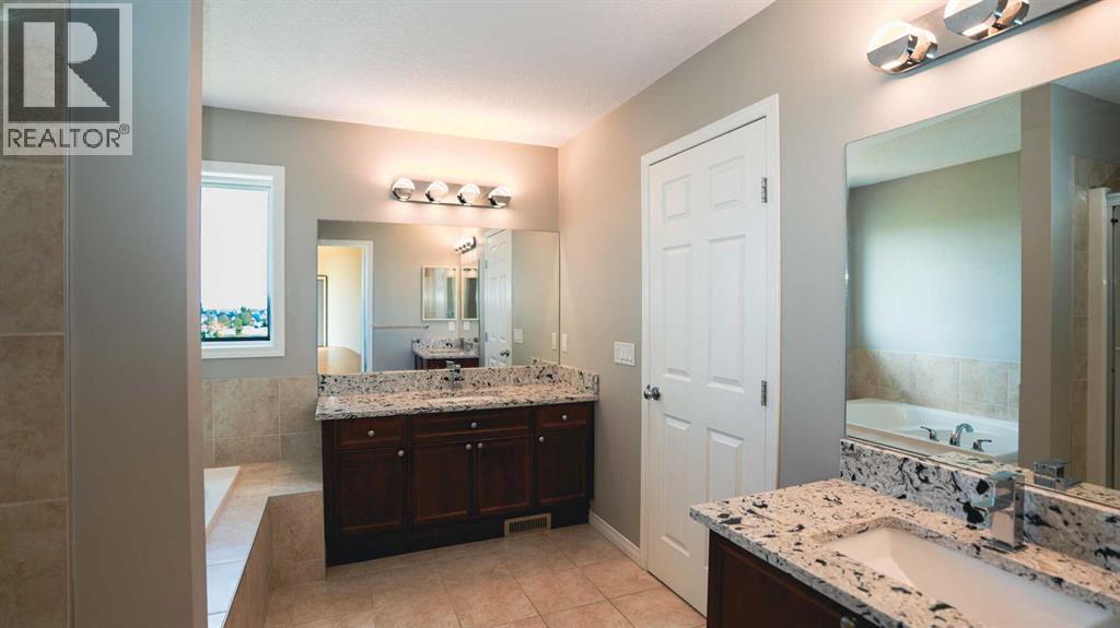 247 Taralake Way NE - 34
