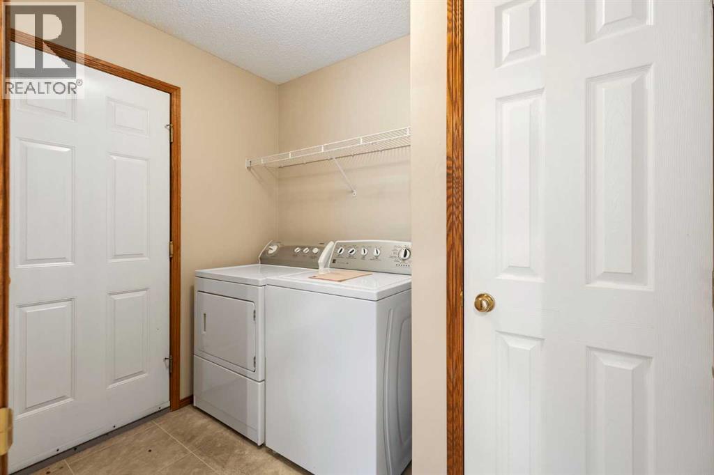 205 Scotia Point NW - 17