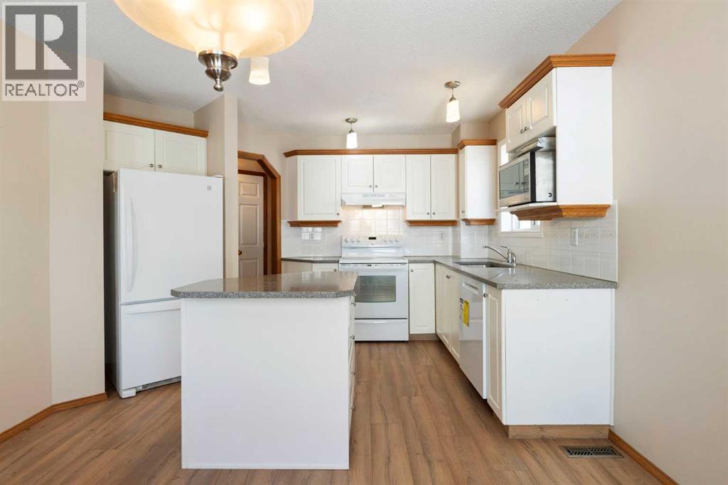 205 Scotia Point NW - 13