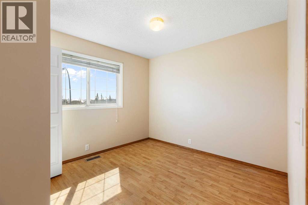 205 Scotia Point NW - 18