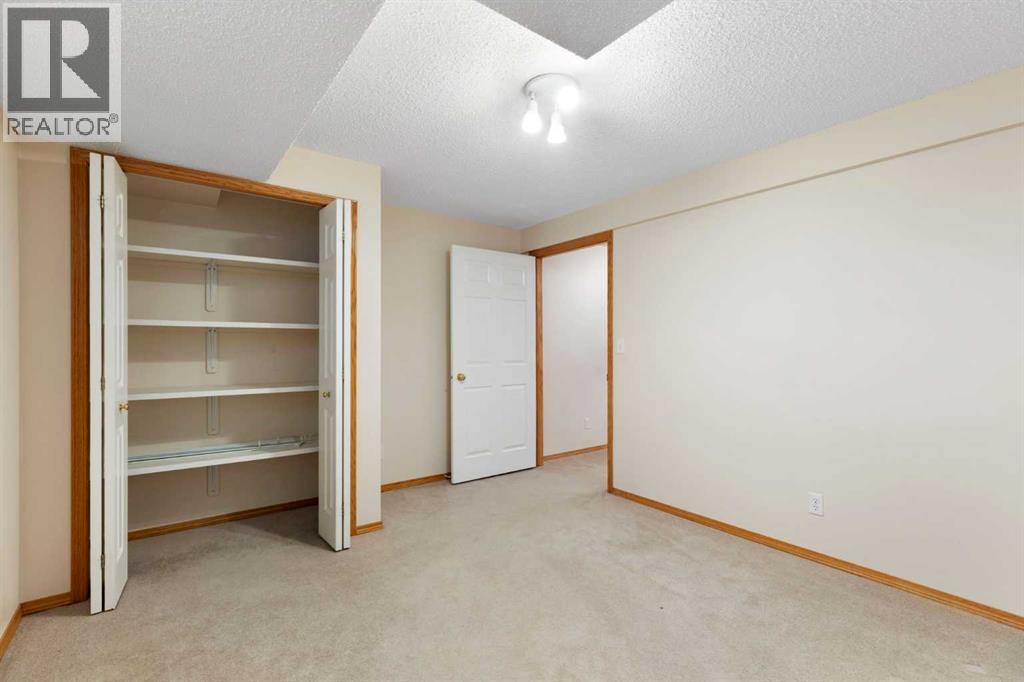 205 Scotia Point NW - 35