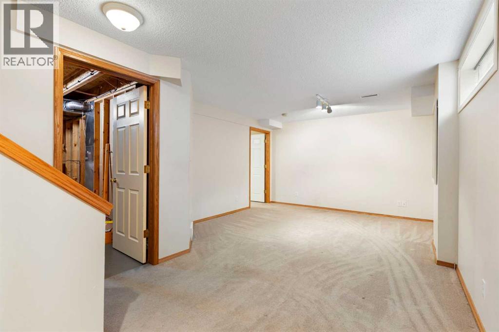 205 Scotia Point NW - 31