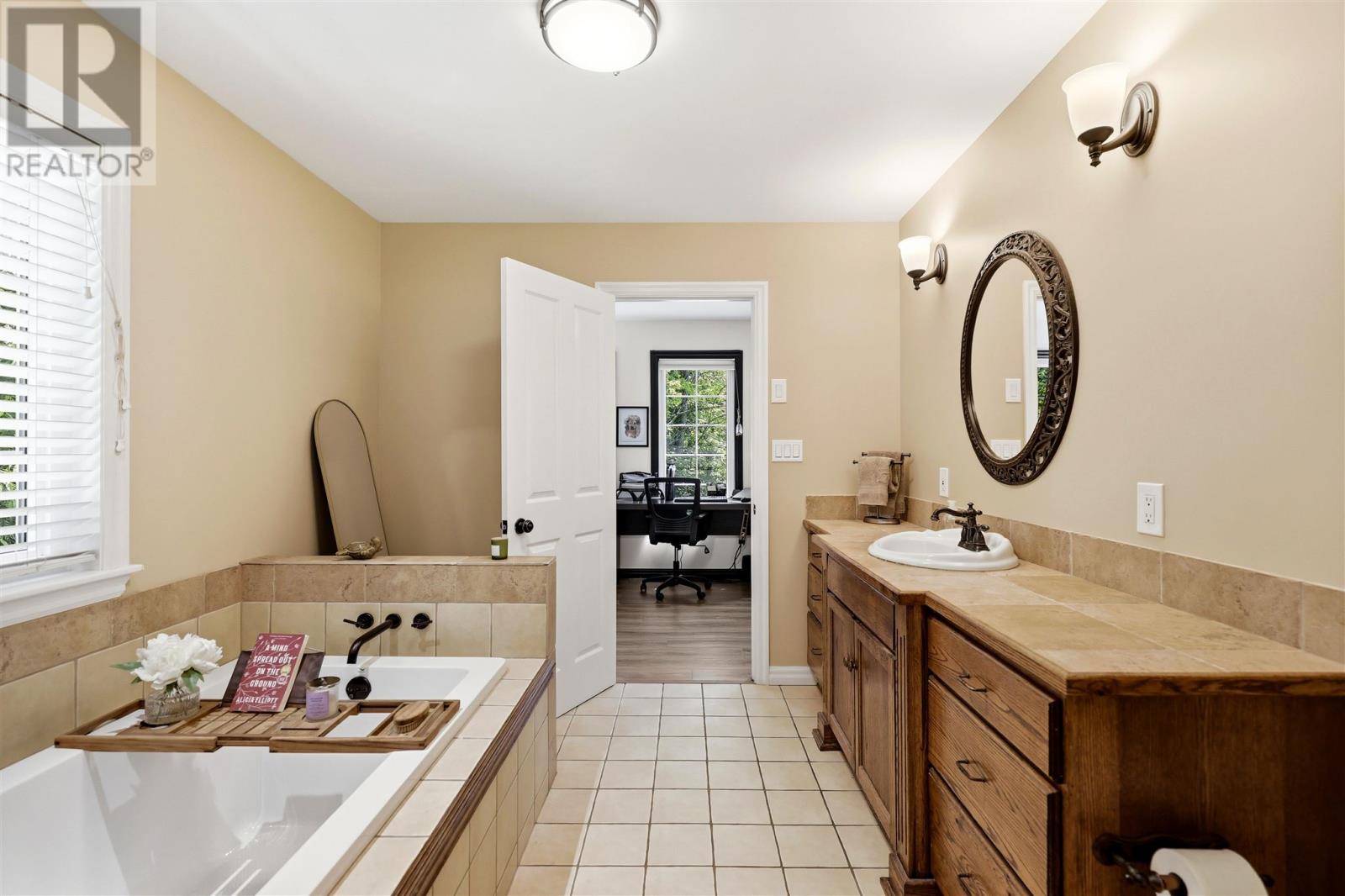52 Borron AVE - 23