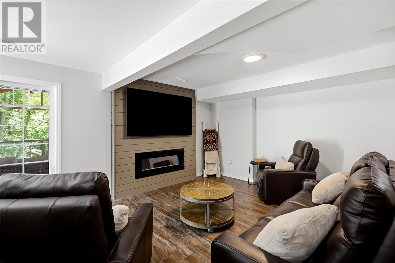 52 Borron AVE - 27
