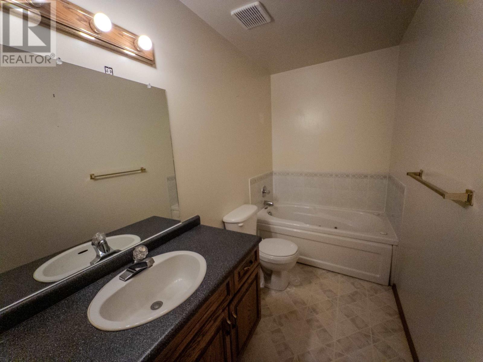 527 Second Street South - 31