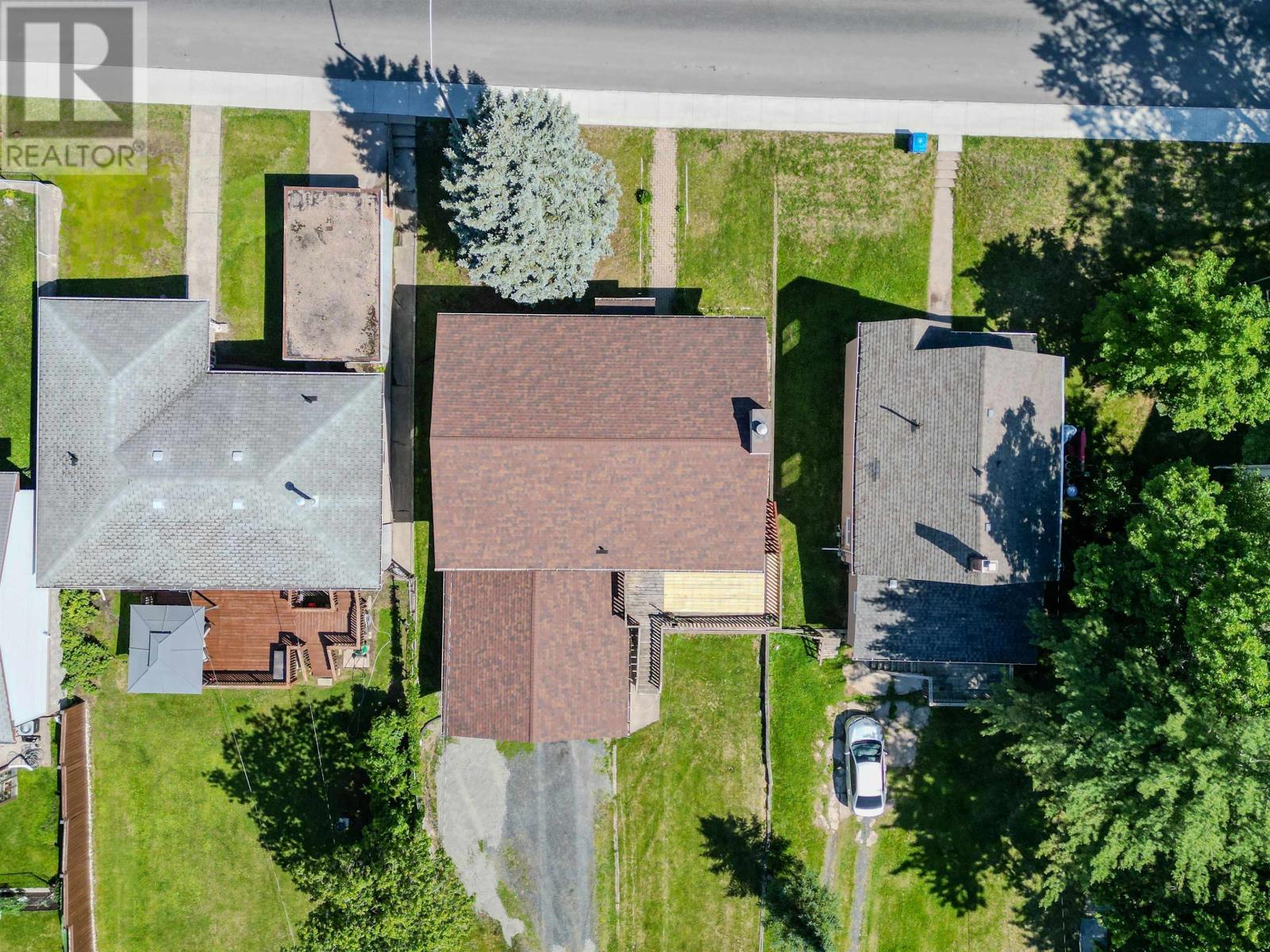 527 Second Street South - 40