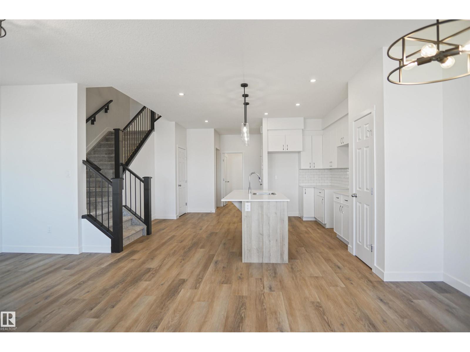 18955 28 AV NW - 5