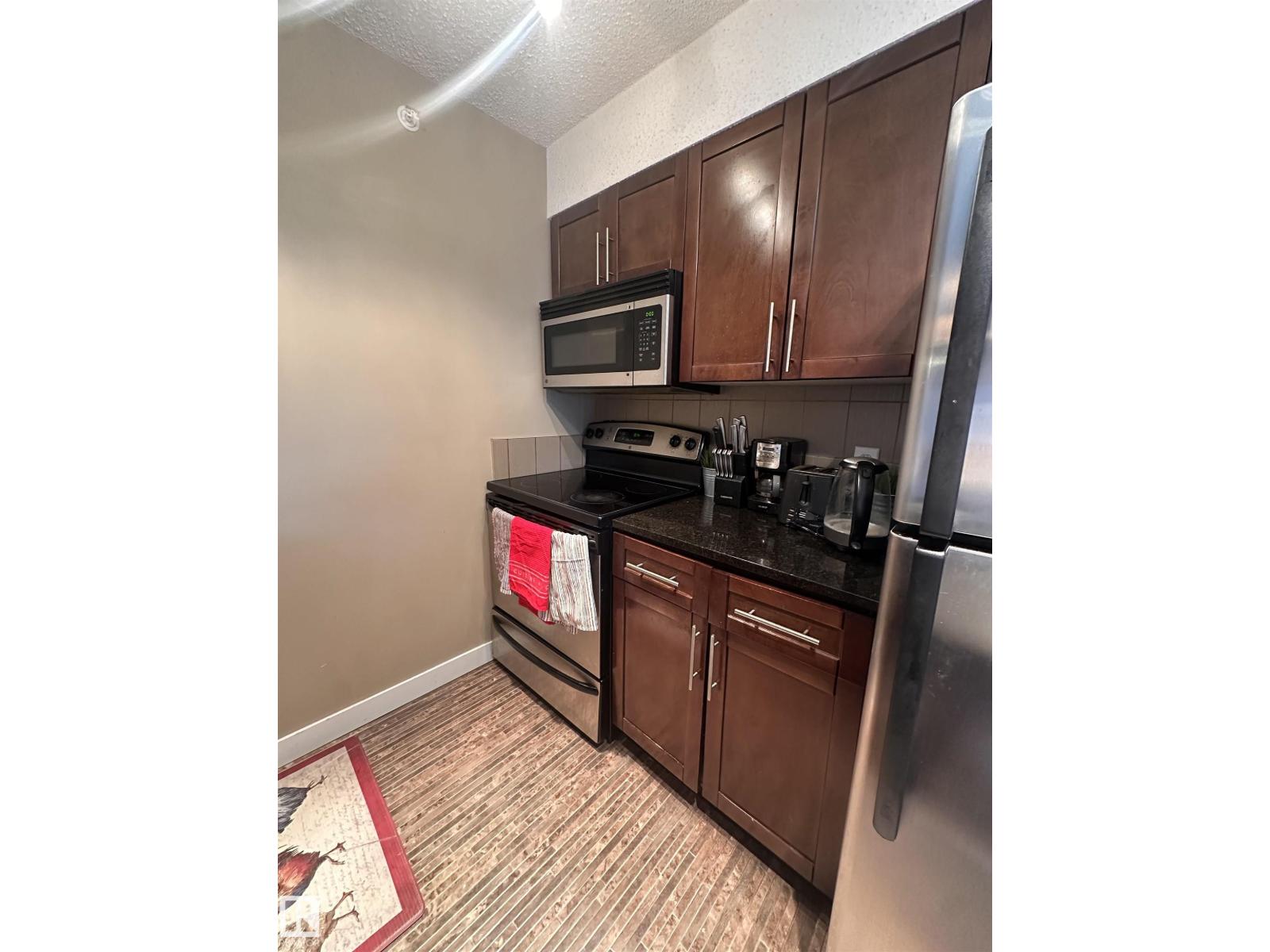 #419 11808 22 AV SW - 19