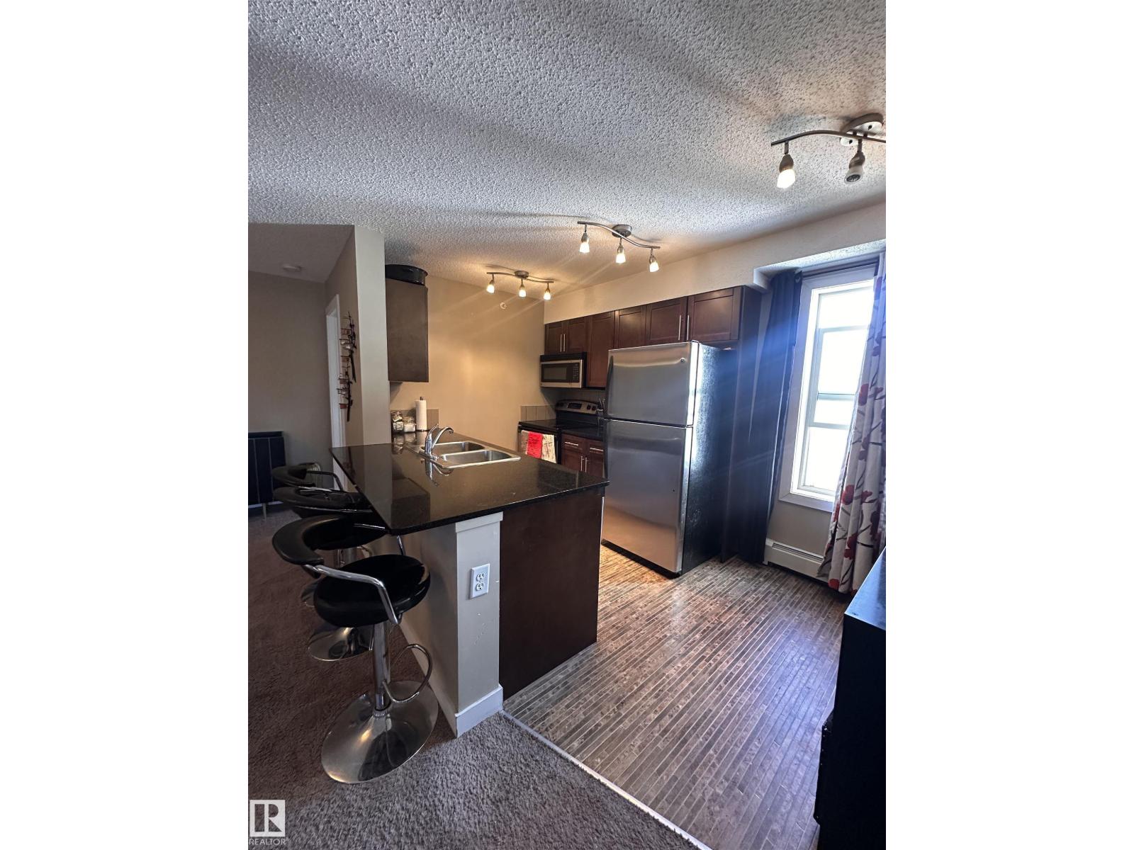 #419 11808 22 AV SW - 22
