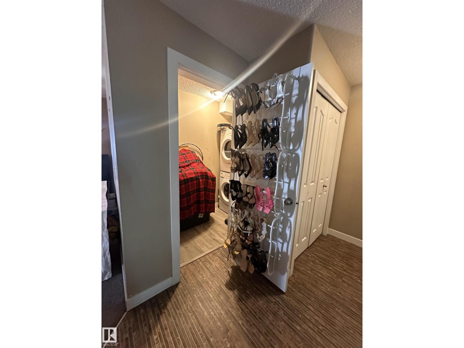 #419 11808 22 AV SW - 4