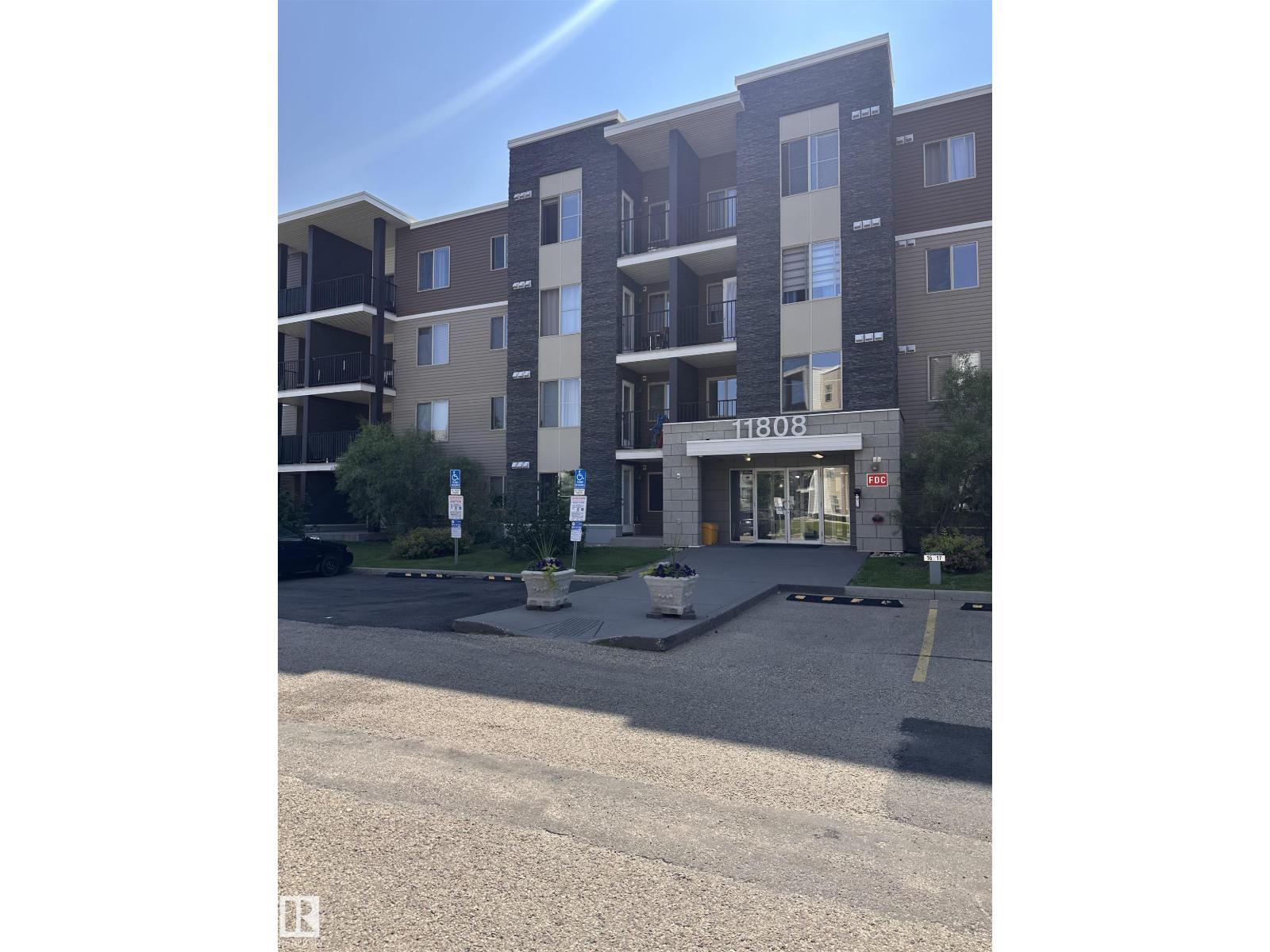 #419 11808 22 AV SW - 46