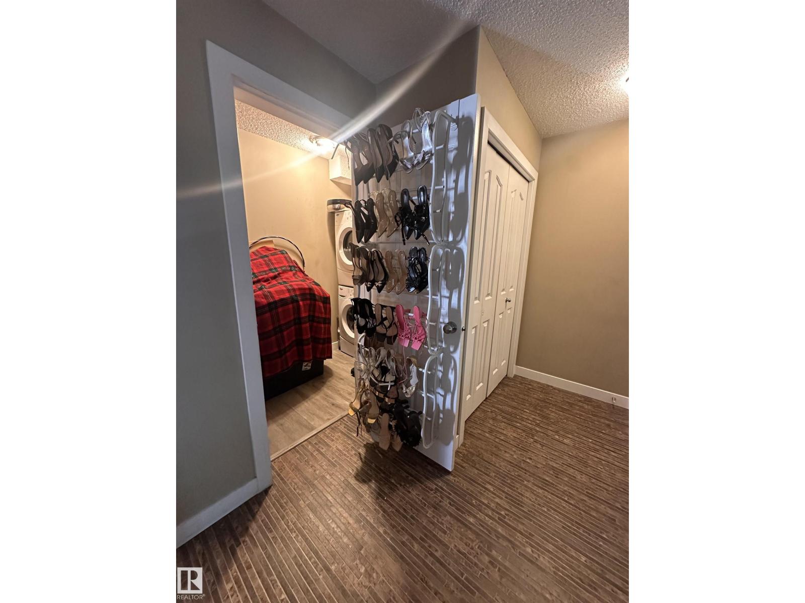#419 11808 22 AV SW - 5