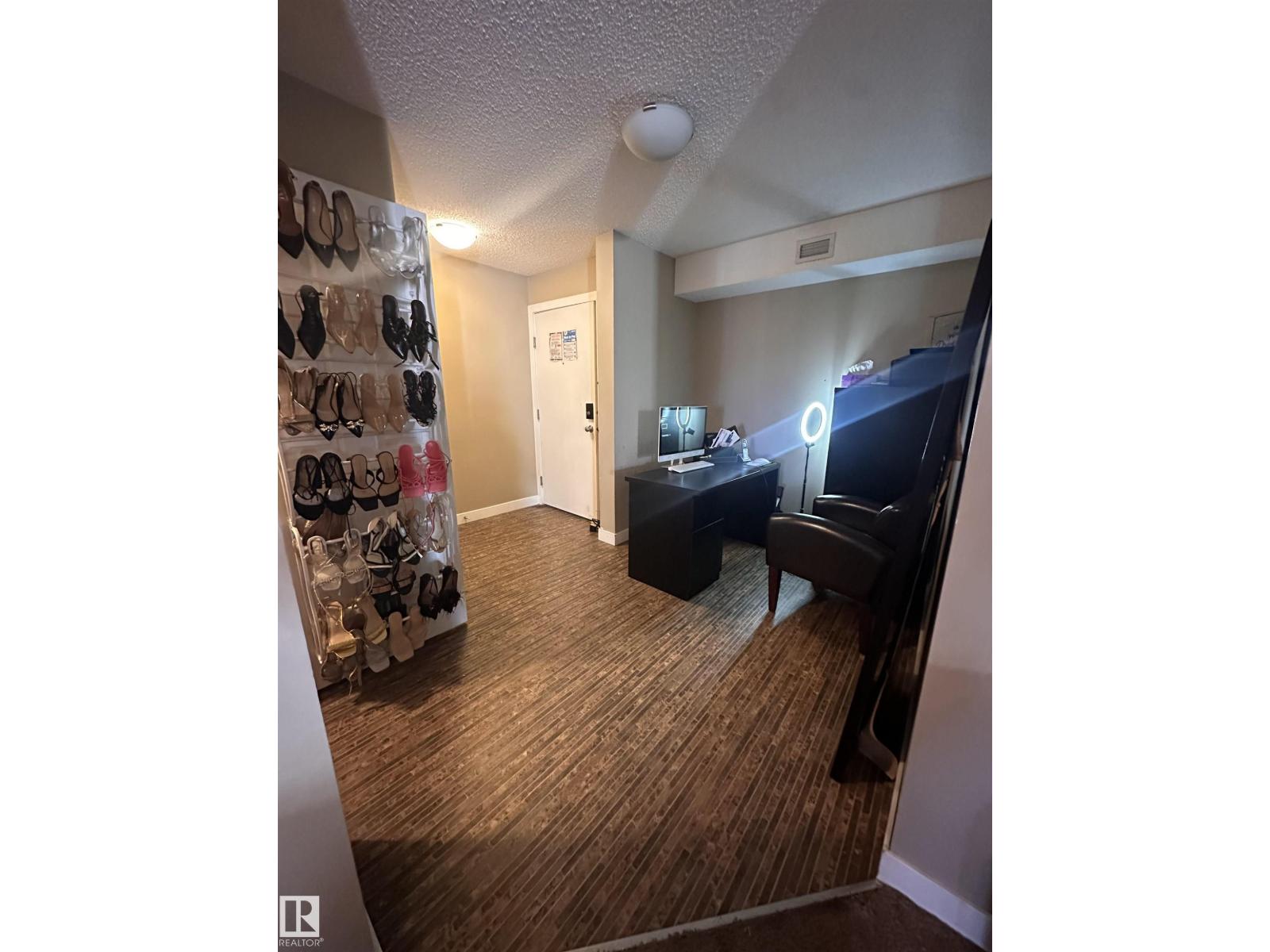 #419 11808 22 AV SW - 6