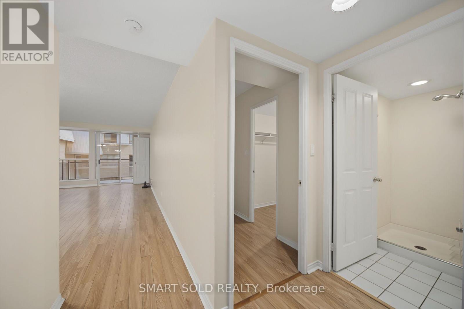 #205 28 HOLLYWOOD AVENUE - Image 9