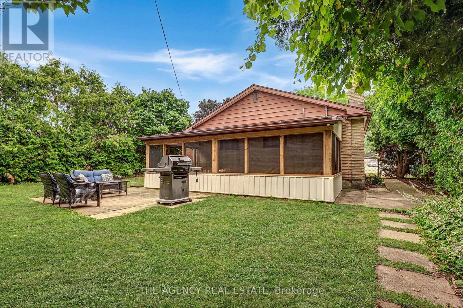254 KING EDWARD AVENUE - 46