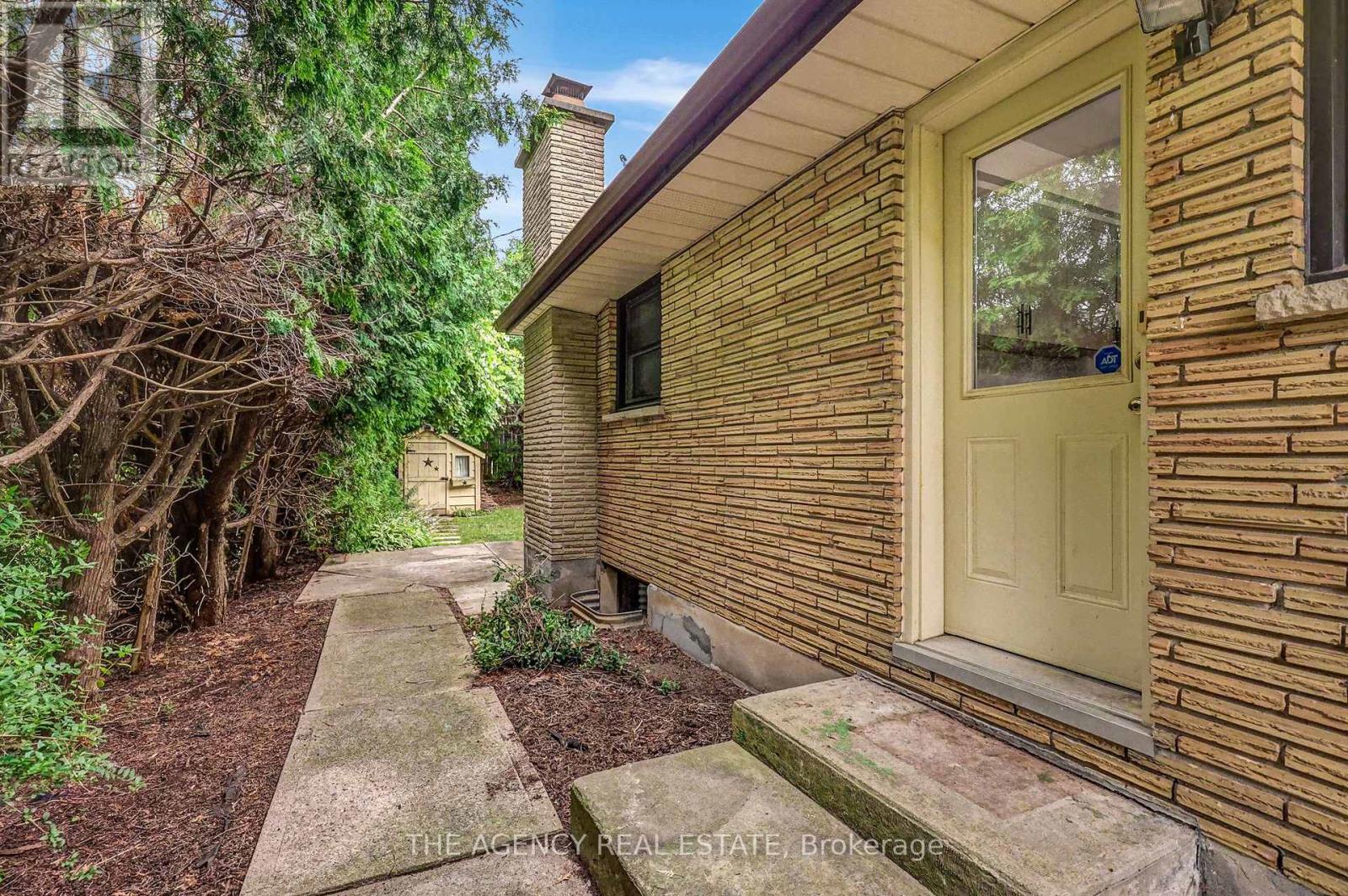 254 KING EDWARD AVENUE - 50