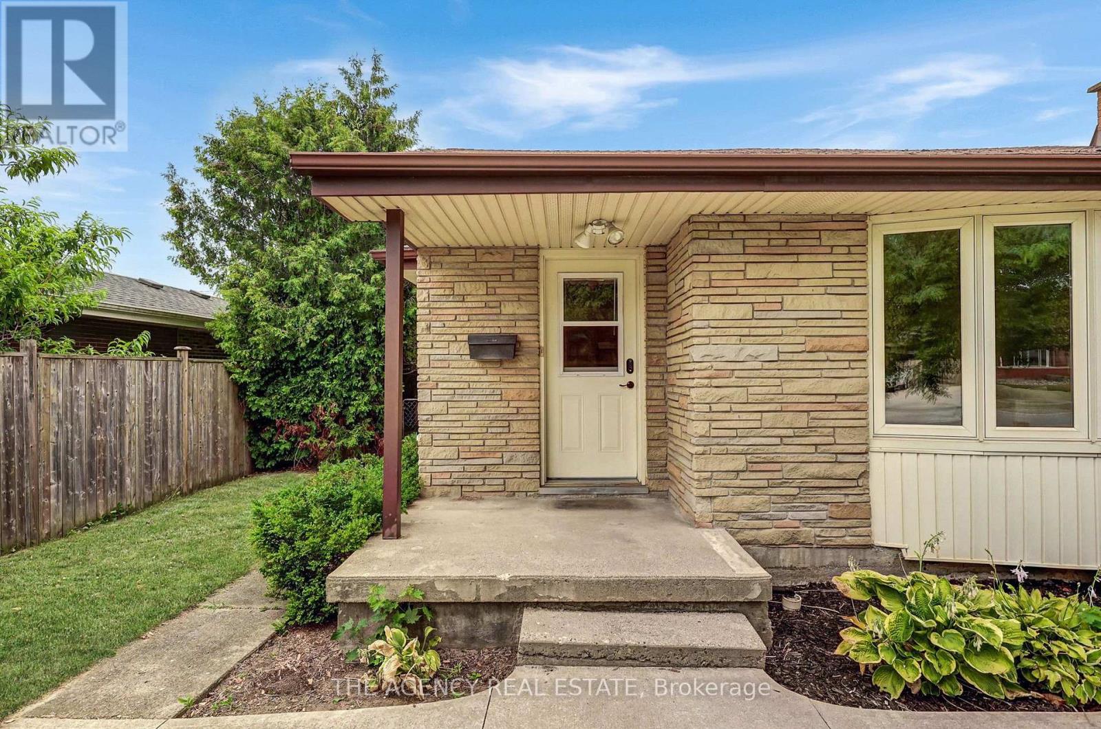 254 KING EDWARD AVENUE - 5