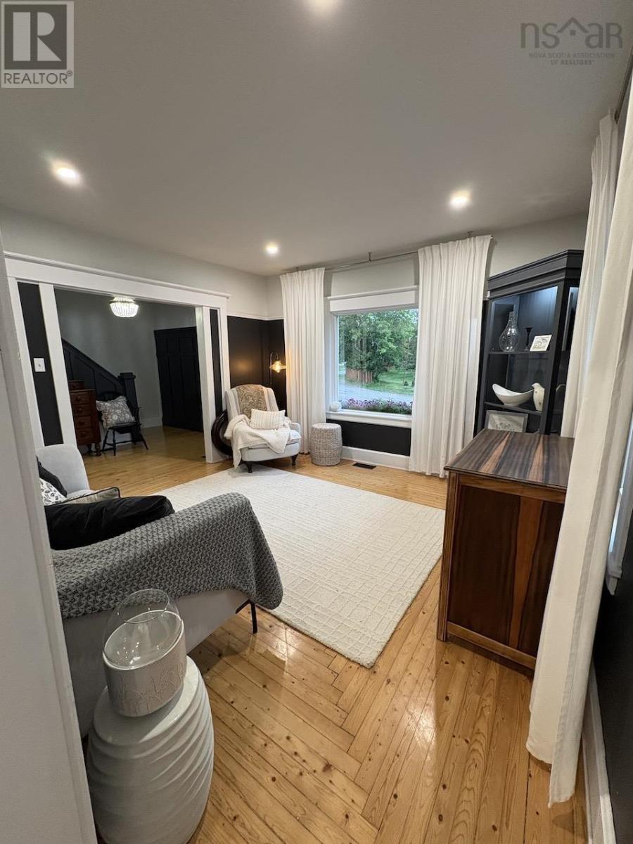 29 River Avenue - Image 26