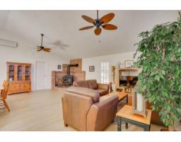 Family room - 258 Ch. Alie, Gracefield, QC J0X1W0 Photo 10