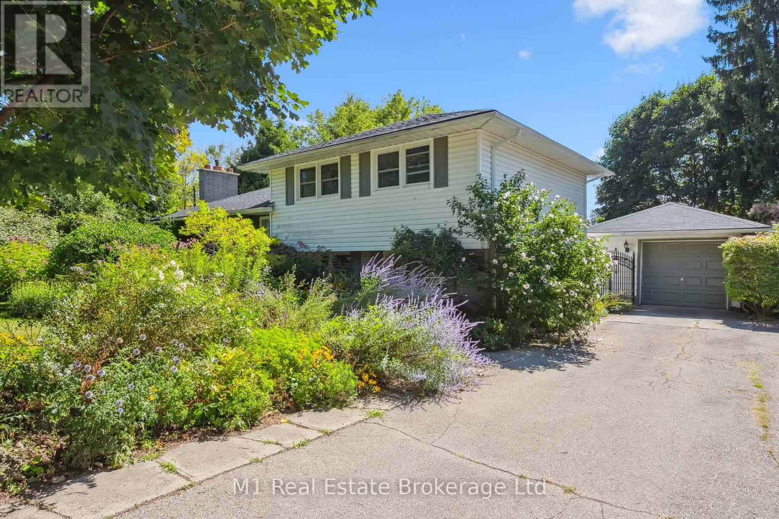 21 GLADSTONE AVENUE - 1