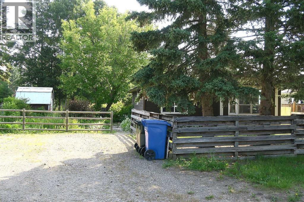 207 4 Street NW - 18